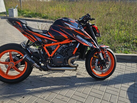 2022 KTM 1290 Super Duke R, оранжевый, 2000000 рублей - вид 5