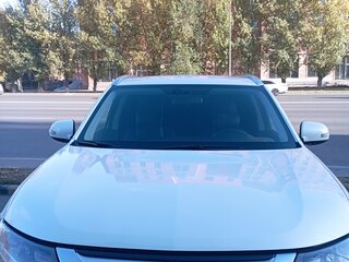 2018 Mitsubishi Outlander III Рестайлинг 3, белый, 1920000 рублей, вид 2