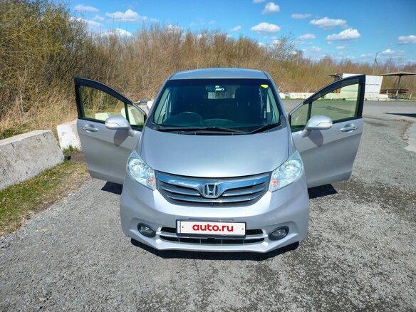 2012 Honda Freed I Рестайлинг, серебристый, 1035000 рублей - вид 1