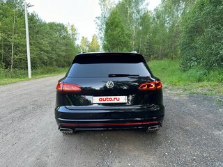 2018 Volkswagen Touareg III, чёрный, 5280000 рублей, вид 5
