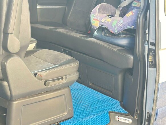 2007 Volkswagen Multivan T5, серебристый, 1550000 рублей - вид 7