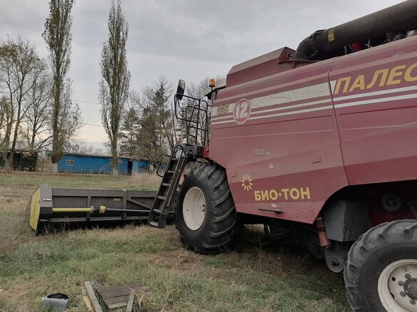 2015 Брянсксельмаш КЗС-1218, красный, 4800000 рублей - вид 1