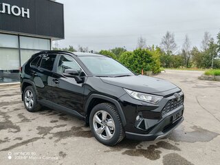 2020 Toyota RAV4 V (XA50), чёрный, 2799000 рублей, вид 3