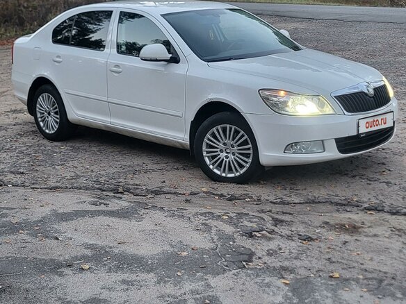 2013 Skoda Octavia II (A5) Рестайлинг, белый, 1190000 рублей - вид 5