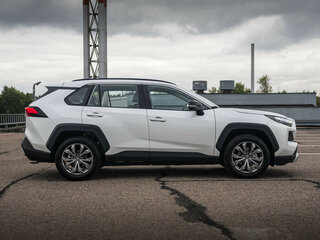 2024 Toyota RAV4 V (XA50), белый, 3790000 рублей, вид 4