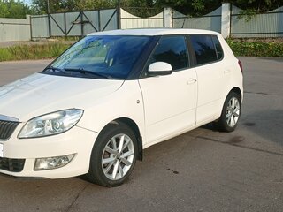 2012 Skoda Fabia II Рестайлинг, белый, 490000 рублей, вид 1