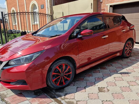 2018 Nissan Leaf II (ZE1), красный, 1850000 рублей - вид 26