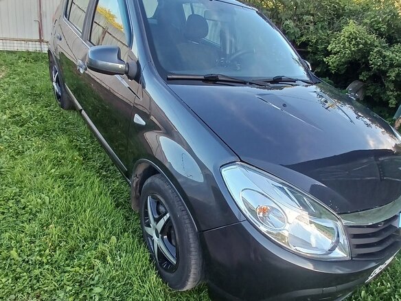 2011 Renault Sandero I, серый, 580000 рублей - вид 2