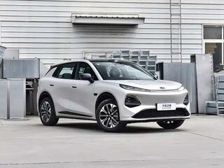 2026 Changan Qiyuan Q05 40.3 kWh II, серебристый, 1678033 рублей, вид 3