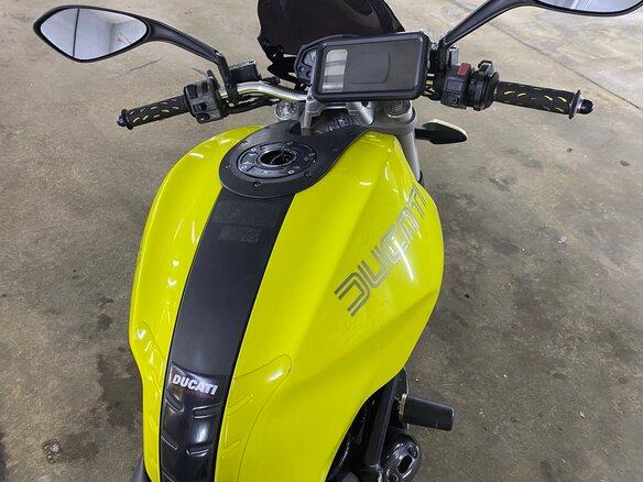 2008 Ducati Monster 696, жёлтый - вид 10
