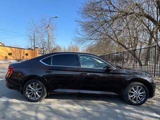 2017 Skoda Superb III, коричневый, 2300000 рублей, вид 3