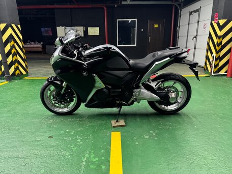 2011 Honda VFR 1200, чёрный, 785000 рублей, вид 2