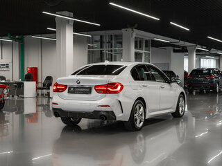 2021 BMW 1 серии 120i III (F52) Рестайлинг, белый, 2670000 рублей, вид 5