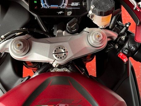 2021 MV Agusta F3 800, красный, 1600000 рублей, вид 2