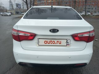 2012 Kia Rio 4-speed III, белый, 620000 рублей, вид 4