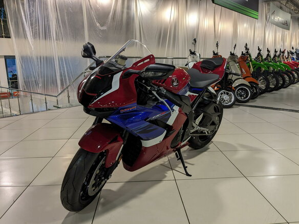 2021 Honda CBR 1000 RR/RA Fireblade, красный