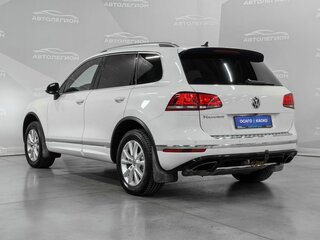 2016 Volkswagen Touareg II Рестайлинг, белый, 3100000 рублей, вид 3