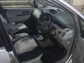 2000 Toyota Nadia, серебристый, 670000 рублей, вид 3
