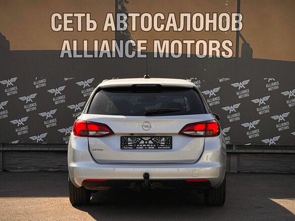 2019 Opel Astra K Рестайлинг, серебристый, 1560000 рублей - вид 5