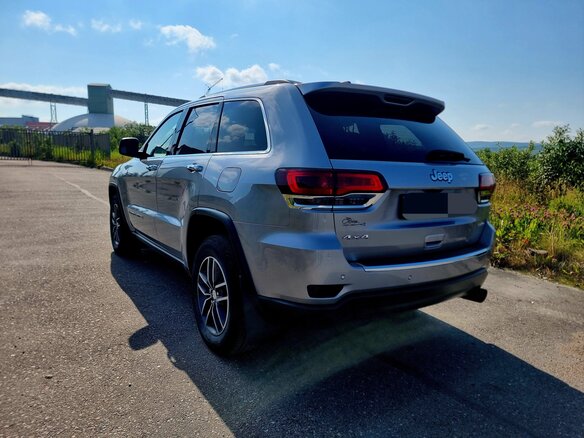 2018 Jeep Grand Cherokee IV (WK2) Рестайлинг, серый, 2500000 рублей - вид 4