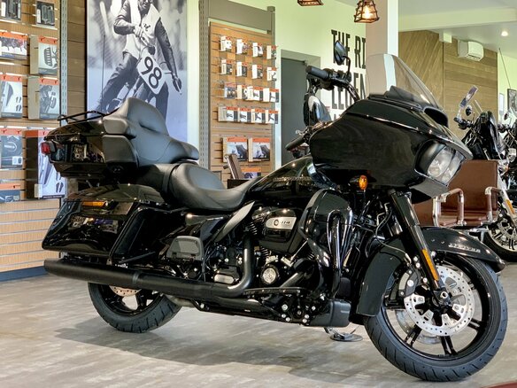 2023 Harley-Davidson Road Glide Limited, чёрный, 3990000 рублей