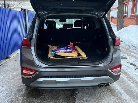 2019 Hyundai Santa Fe IV, серый, 3300000 рублей - вид 9