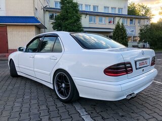 2002 Mercedes-Benz E-Класс 430 II (W210, S210) Рестайлинг, белый, 721691 рублей, вид 3