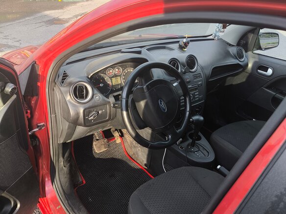 2007 Ford Fiesta Mk5, красный, 365000 рублей - вид 5