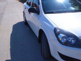 2013 Opel Astra H Рестайлинг, белый, 790000 рублей, вид 3
