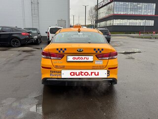 2019 Kia Optima IV Рестайлинг, жёлтый, 850000 рублей, вид 5