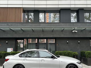 2023 BMW 3 серии 330i VII (G2x) Рестайлинг, белый, 5300000 рублей, вид 4