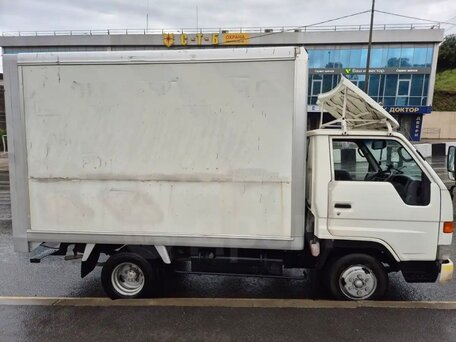 1999 Toyota Dyna, белый, 770000 рублей, вид 3