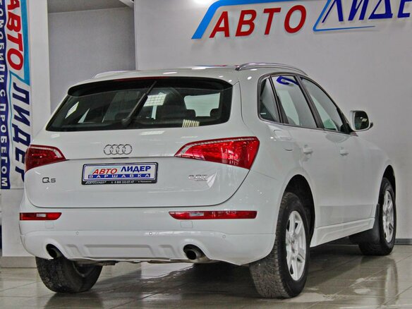 2010 Audi Q5 I (8R), белый - вид 4