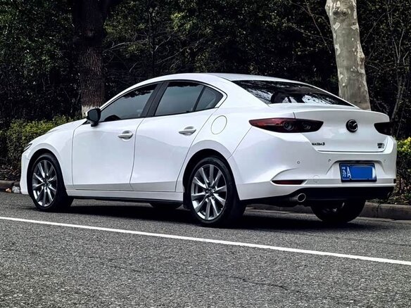 2023 Mazda 3 Axela IV (BP), белый, 1370000 рублей - вид 2