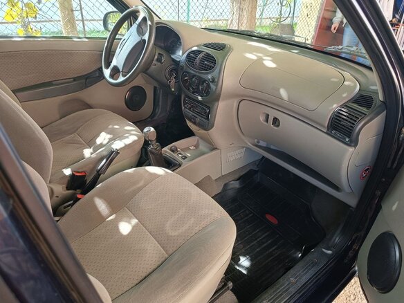 2009 Lada (ВАЗ) Kalina I, фиолетовый, 230000 рублей - вид 3