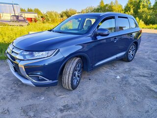 2018 Mitsubishi Outlander III Рестайлинг 2, синий, 1990000 рублей, вид 2