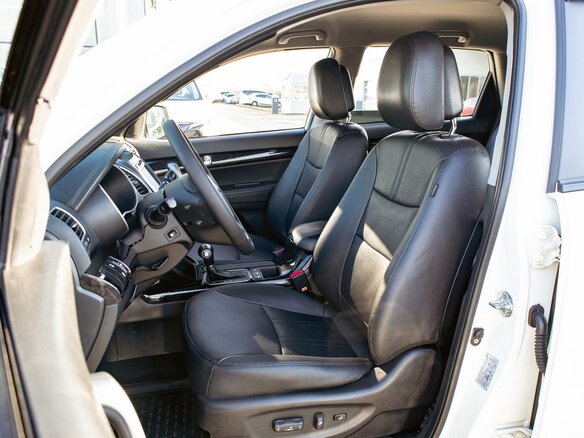 2017 Kia Sorento II Рестайлинг, белый, 1755000 рублей - вид 10