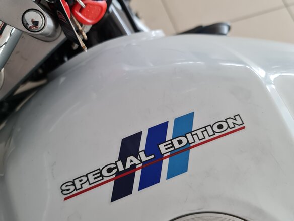 2010 Suzuki GSX 1400, белый - вид 7