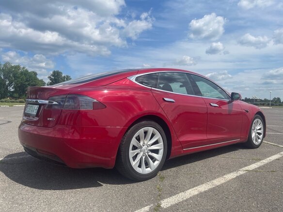 2019 Tesla Model S 100D I Рестайлинг, красный, 4100000 рублей - вид 4