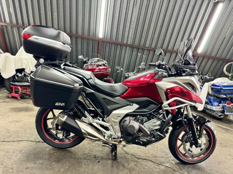 2023 Honda NC 750X, красный, 1075000 рублей, вид 4