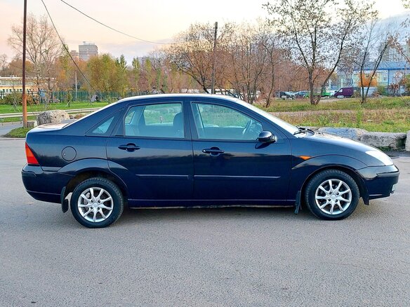 2005 Ford Focus I Рестайлинг, синий - вид 4