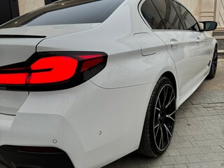 2020 BMW 5 серии 520i VII (G30/G31/G38) Рестайлинг, белый, 4900000 рублей, вид 5