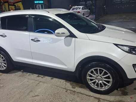 2014 Kia Sportage III Рестайлинг, белый, 1600000 рублей, вид 4
