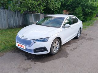 2022 Skoda Octavia IV (A8), белый, 2000000 рублей, вид 2
