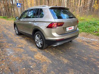2017 Volkswagen Tiguan II, бежевый, 2599999 рублей, вид 5