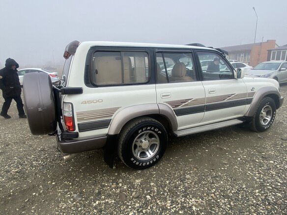 1997 Toyota Land Cruiser 80 Series Рестайлинг, белый, 2300000 рублей - вид 5