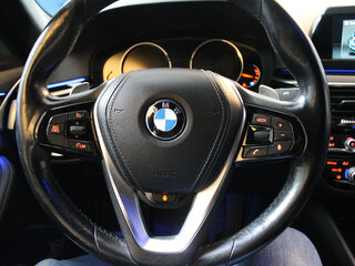 2017 BMW 5 серии 520i VII (G30/G31/G38), чёрный, 2350000 рублей, вид 5