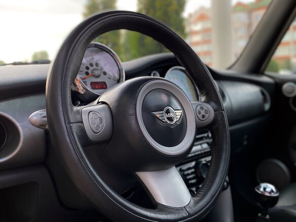 2004 Mini Hatch Cooper S I (R50), жёлтый - вид 18