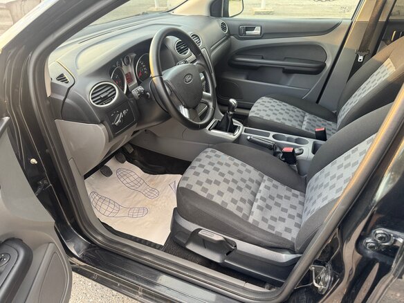 2008 Ford Focus II Рестайлинг, чёрный, 400000 рублей - вид 6