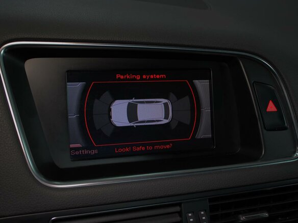 2010 Audi Q5 I (8R), белый - вид 11
